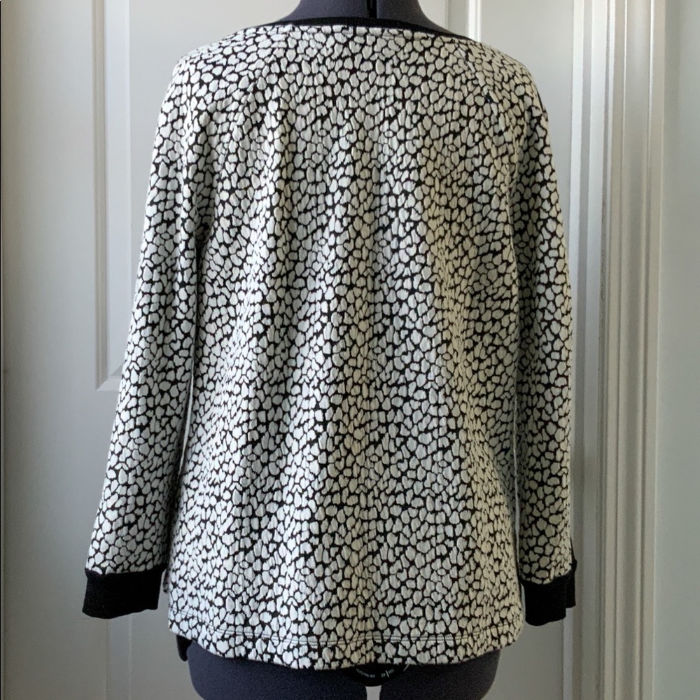 Apt. 9 Black And White Textured Pattern Top Euc - image 4